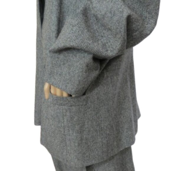Vanity Fair Elegant Grey Suit - Picture 5 of 13